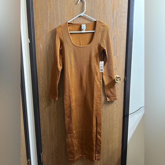 PINK Victoria's Secret Dresses & Skirts - PINK Chloe X Halle Seamless Long Sleeve Rib Midi Dress